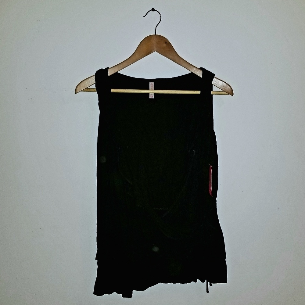 ⭐NWT⭐ Ruffled Wrap Top